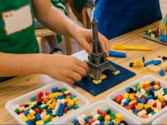Pequeños arquitectos del bloque
